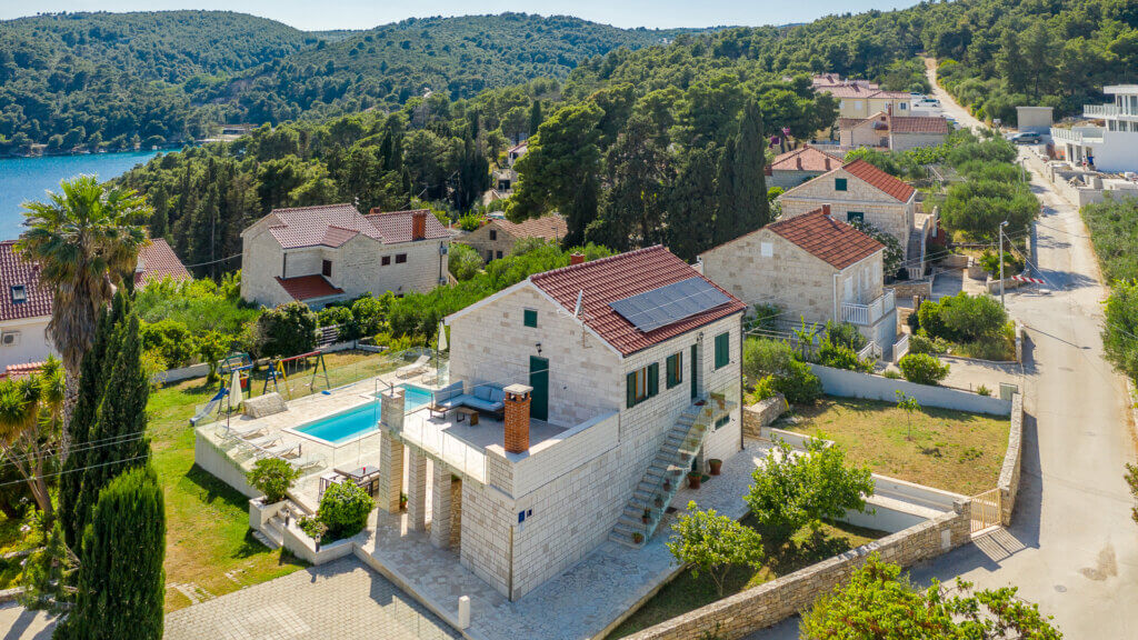 Vila stara lucica 1
